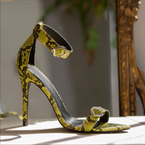 Shoes - 👡Yellow Snakeskin Heels